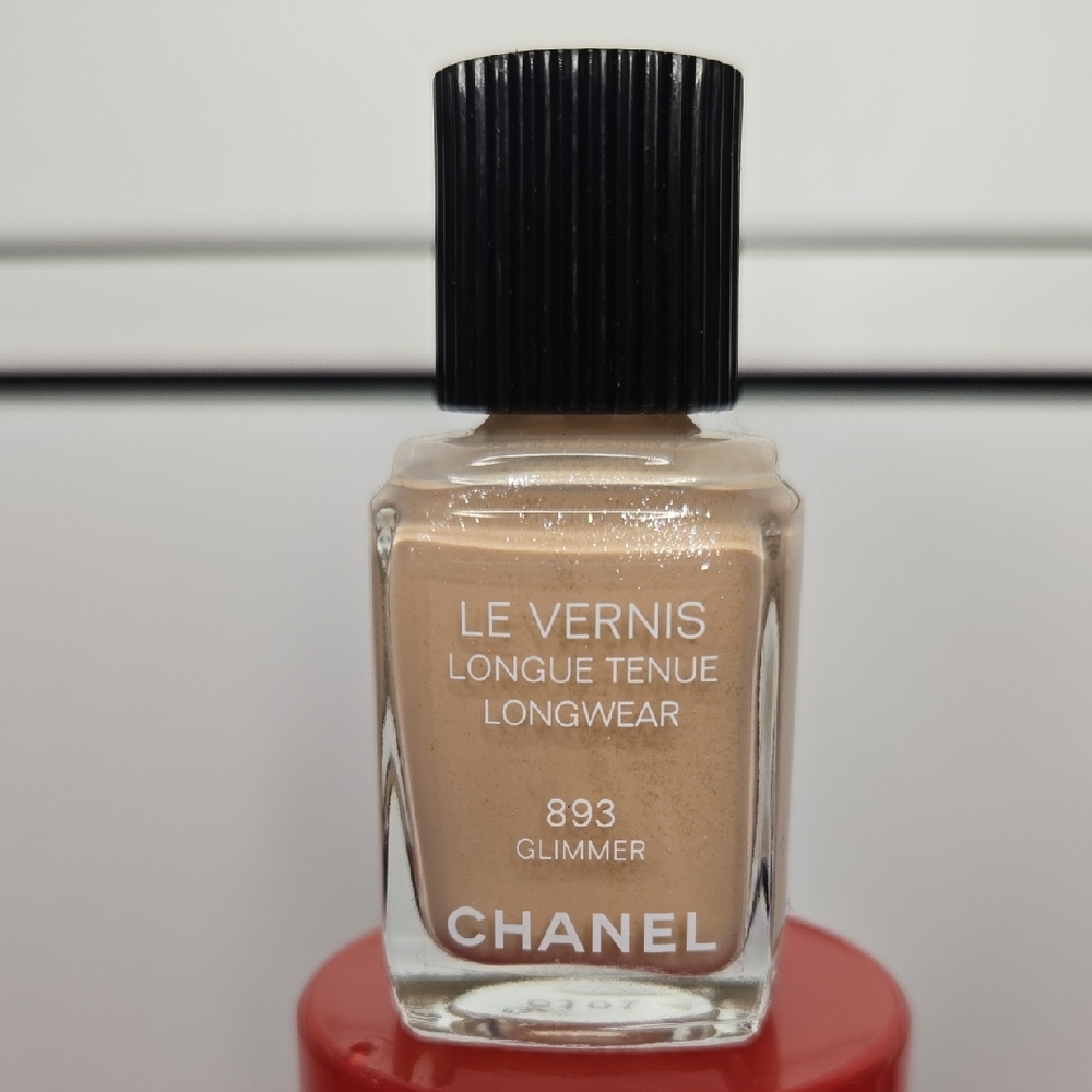 SALE💗CHANEL Le Vernis Longwear Nail Polish - Beige Glimmer